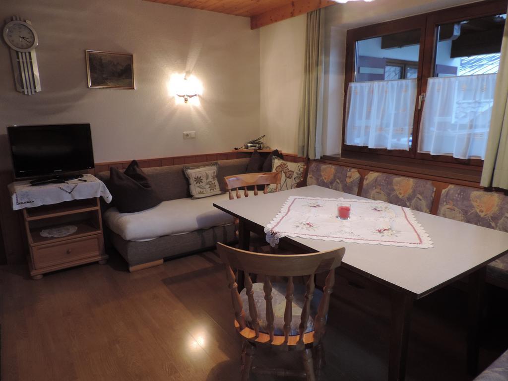 Ferienwohnung Johann Niedermoser フィーバーブルン 部屋 写真