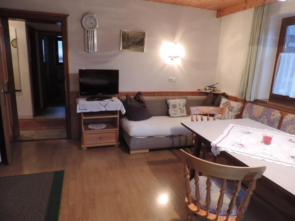Ferienwohnung Johann Niedermoser フィーバーブルン 部屋 写真